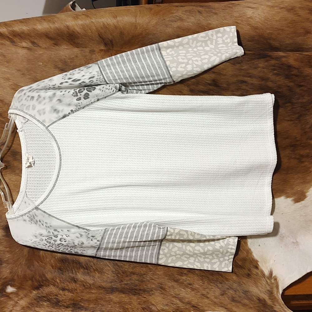 Light thermal blouse